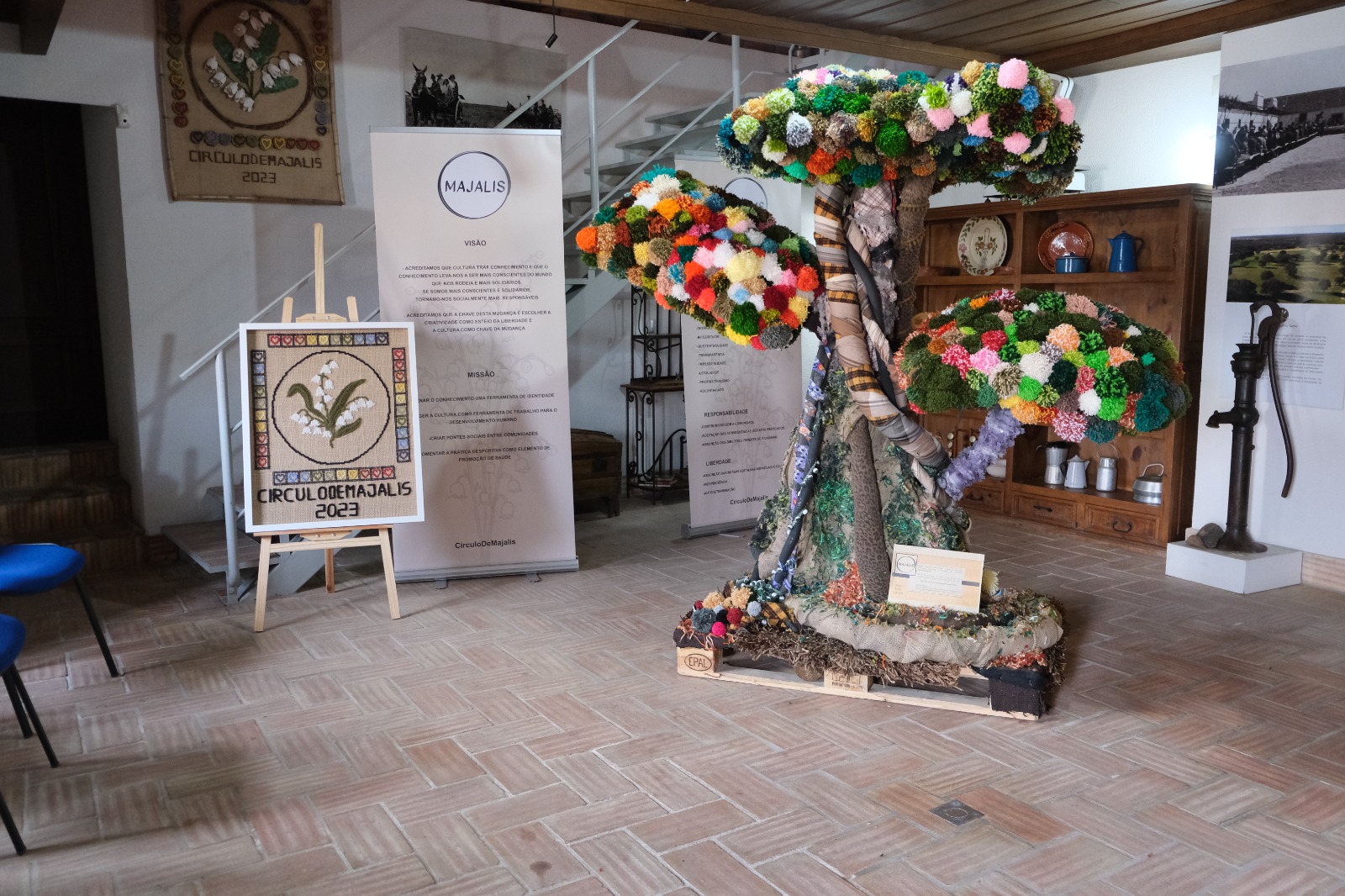 A community-made bonsai